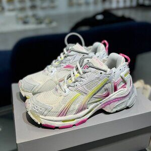 balenciaga runners